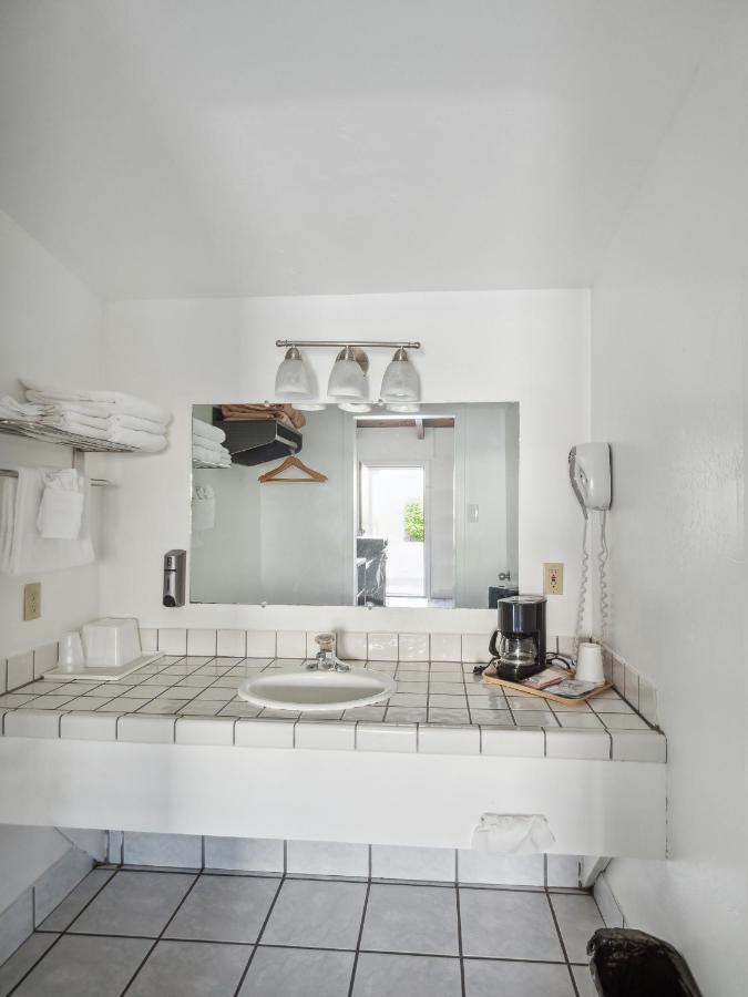 Discovery Inn Monterey Bay — photo 16