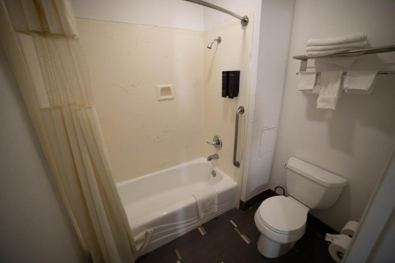 Mid City Inn Suites Pico Rivera , Los Angeles Area — photo 18
