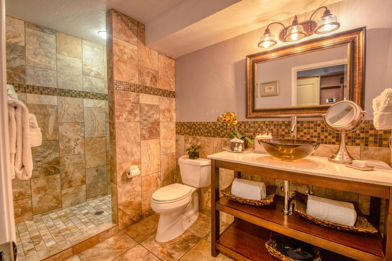 The Tavern Hotel — photo 10