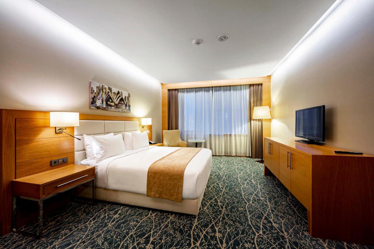Holiday Inn Baku, an IHG Hotel photo