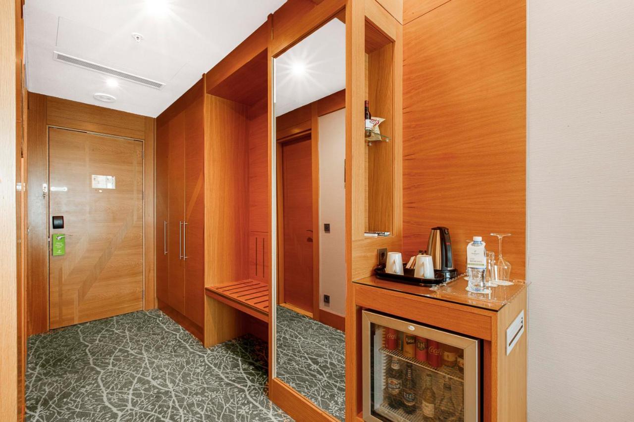 Holiday Inn Baku, an IHG Hotel photo