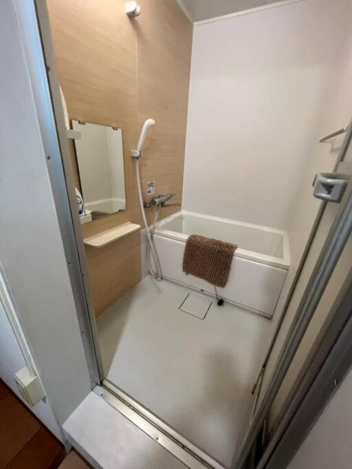 Large two separated rooms with 5 beds in the Osaka - 4