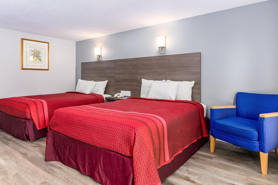 Captain's Quarters Motel — photo 10
