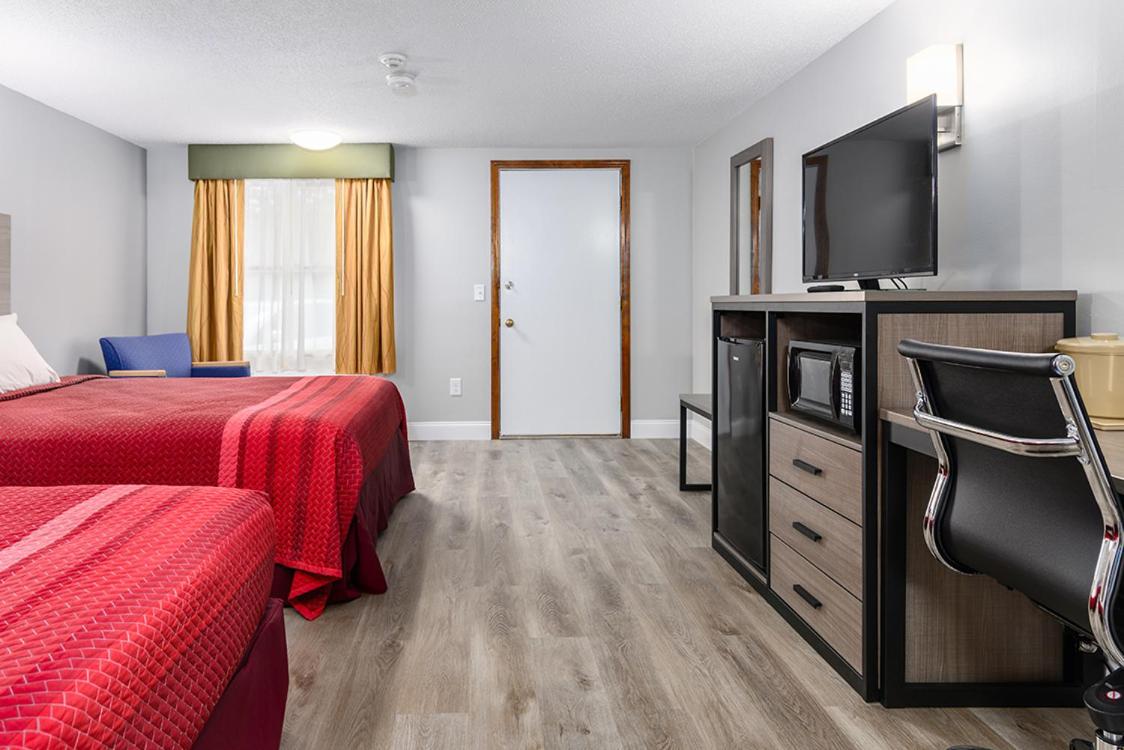 Captain's Quarters Motel — photo 9