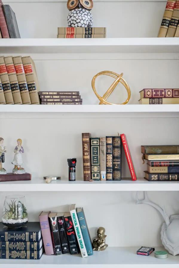 Hip, Cozy Cottage with a Fire Pit in Cleveland Park - 3