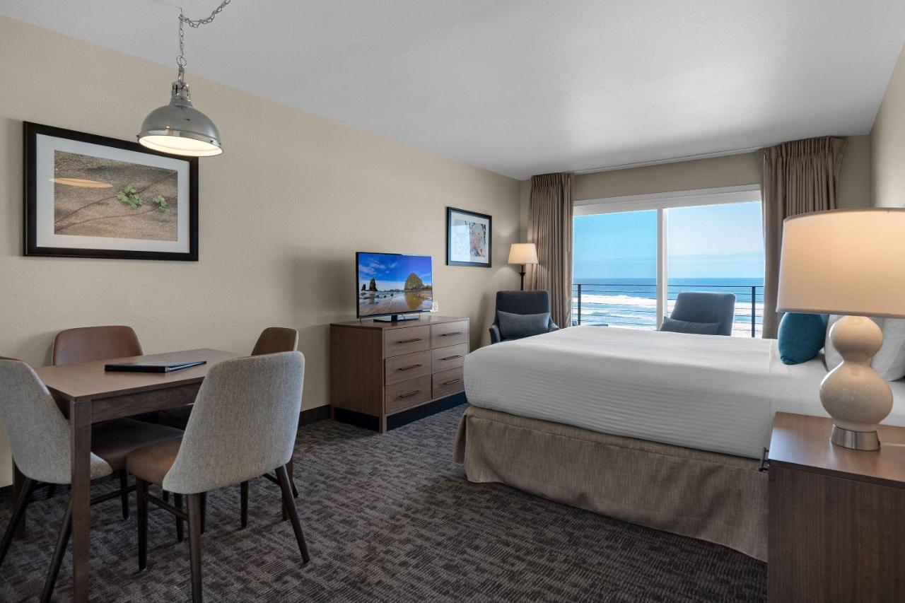 Pelican Shores Inn — photo 22