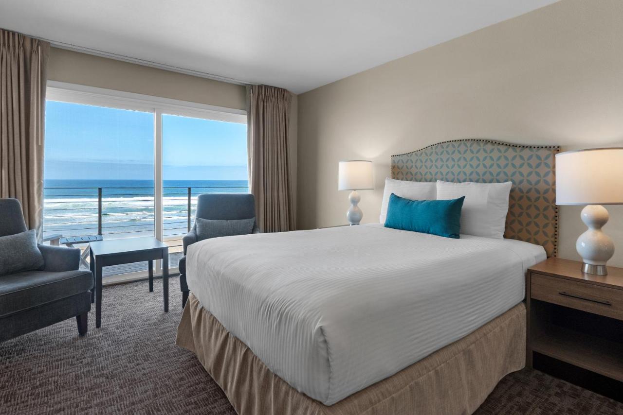 Pelican Shores Inn — photo 21