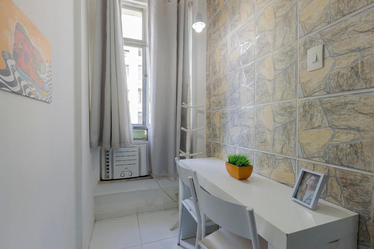 Comfort in Copacabana: 3 Minutes from the Beach - 2