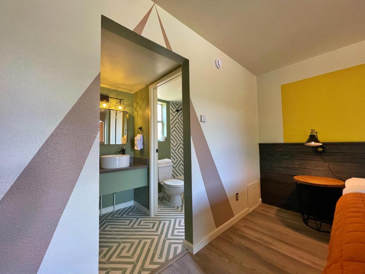 Sessions Retreat & Hotel — photo 7