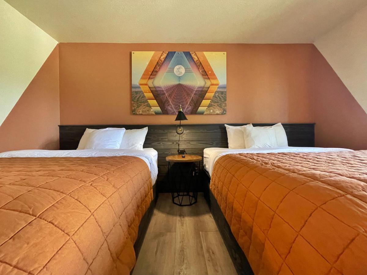 Sessions Retreat & Hotel — photo 23