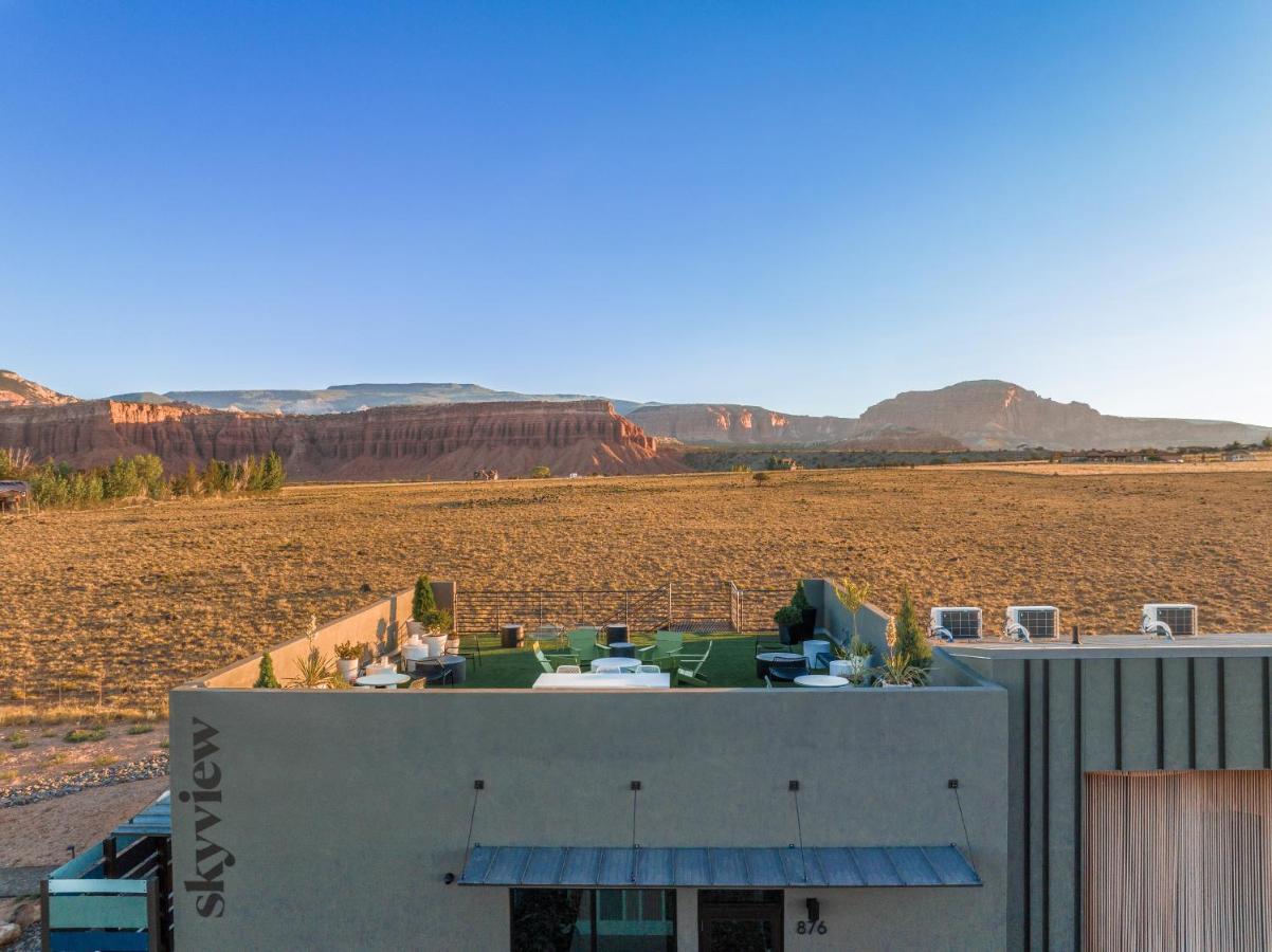 Skyview Hotel — photo 1