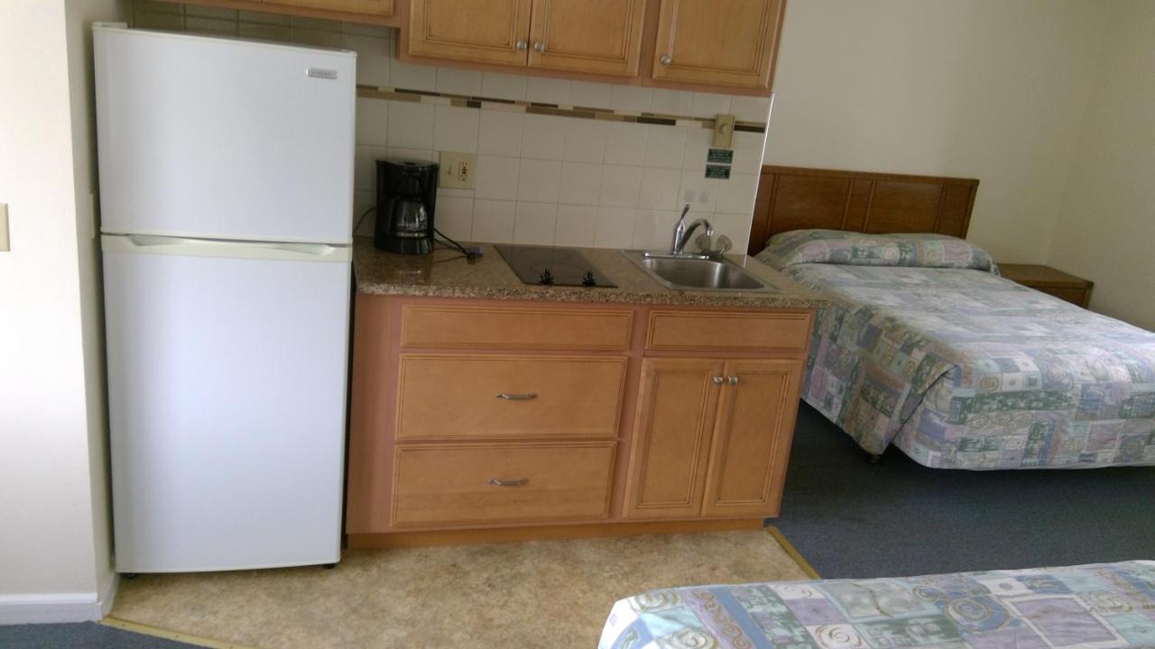 Village Green Motel — photo 4