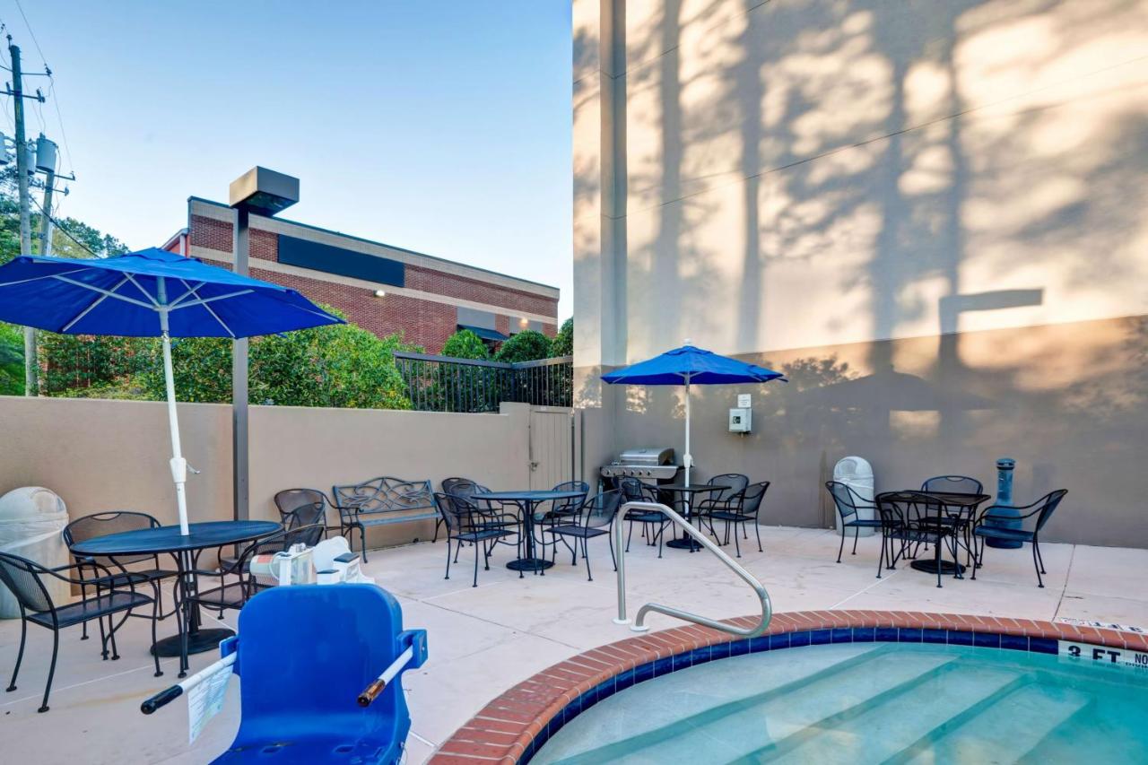 Hampton Inn Birmingham/Mountain Brook photo