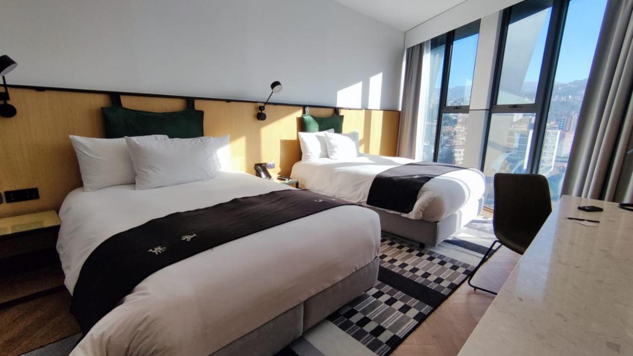 Met Hotel photo