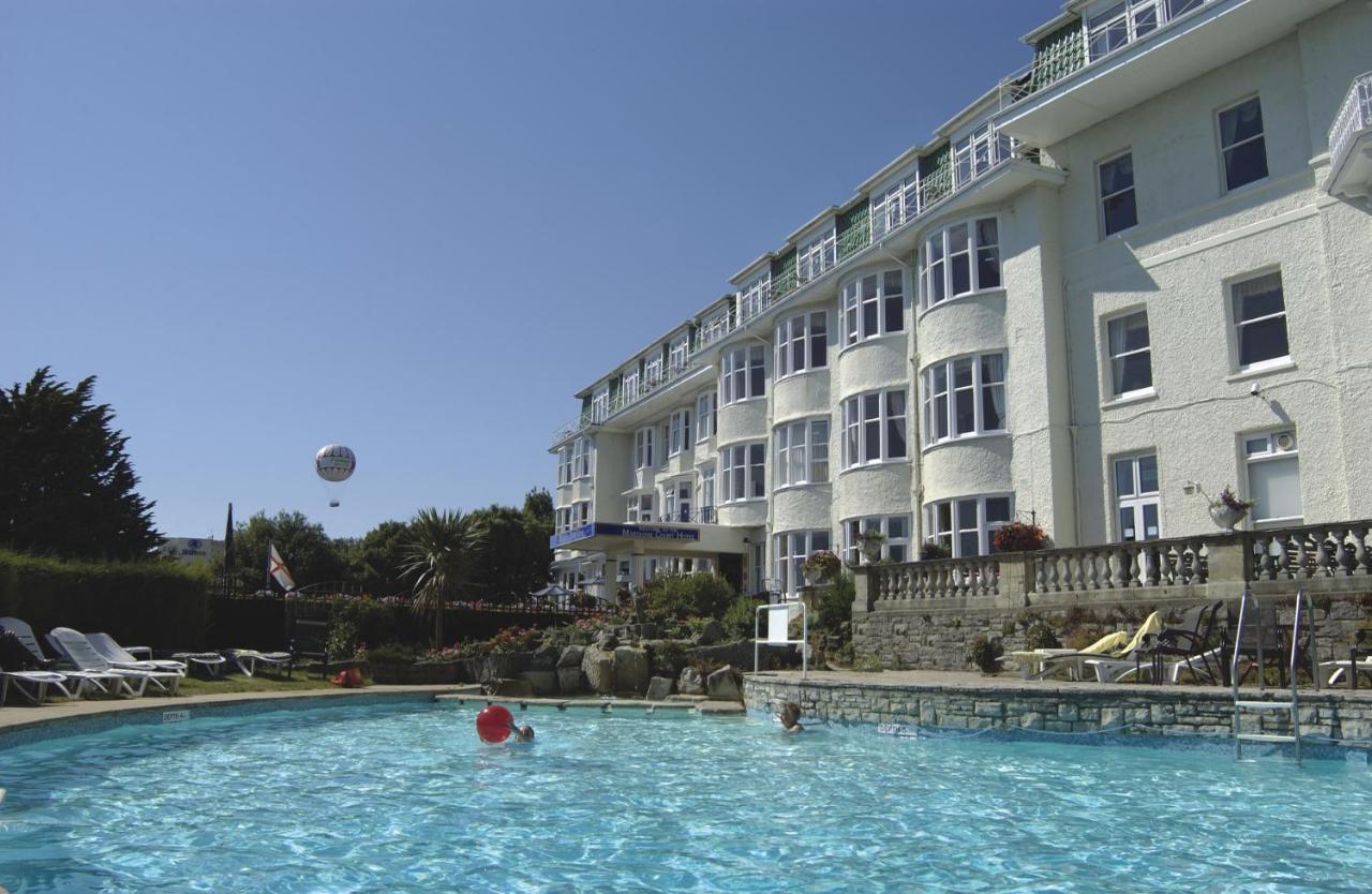 Heated swimming pool: Marsham Court Hotel