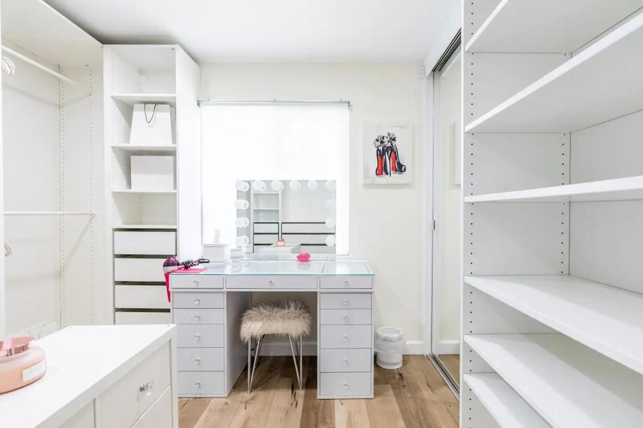 New luxury entertaining house with Pool Spa Sauna Tesla charger Pets - 3