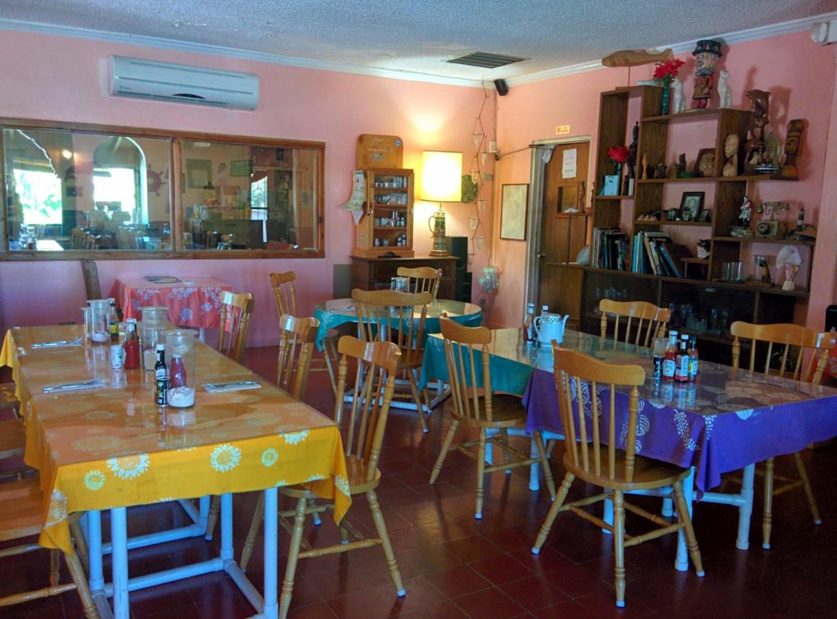Orange Hill Beach Inn photo
