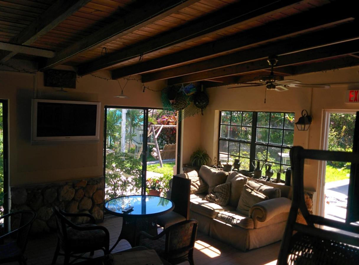 Orange Hill Beach Inn photo