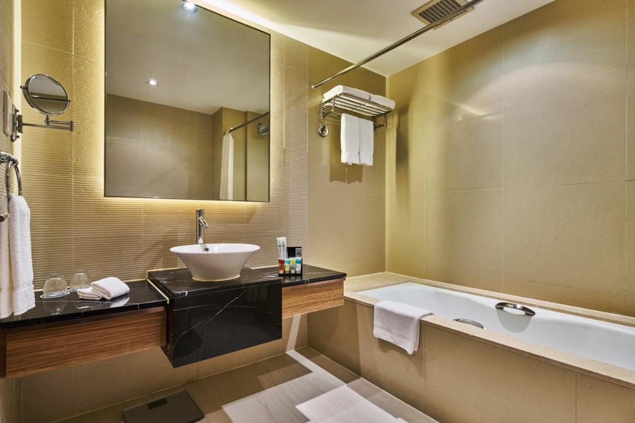 Four Points by Sheraton Shanghai, Daning photo