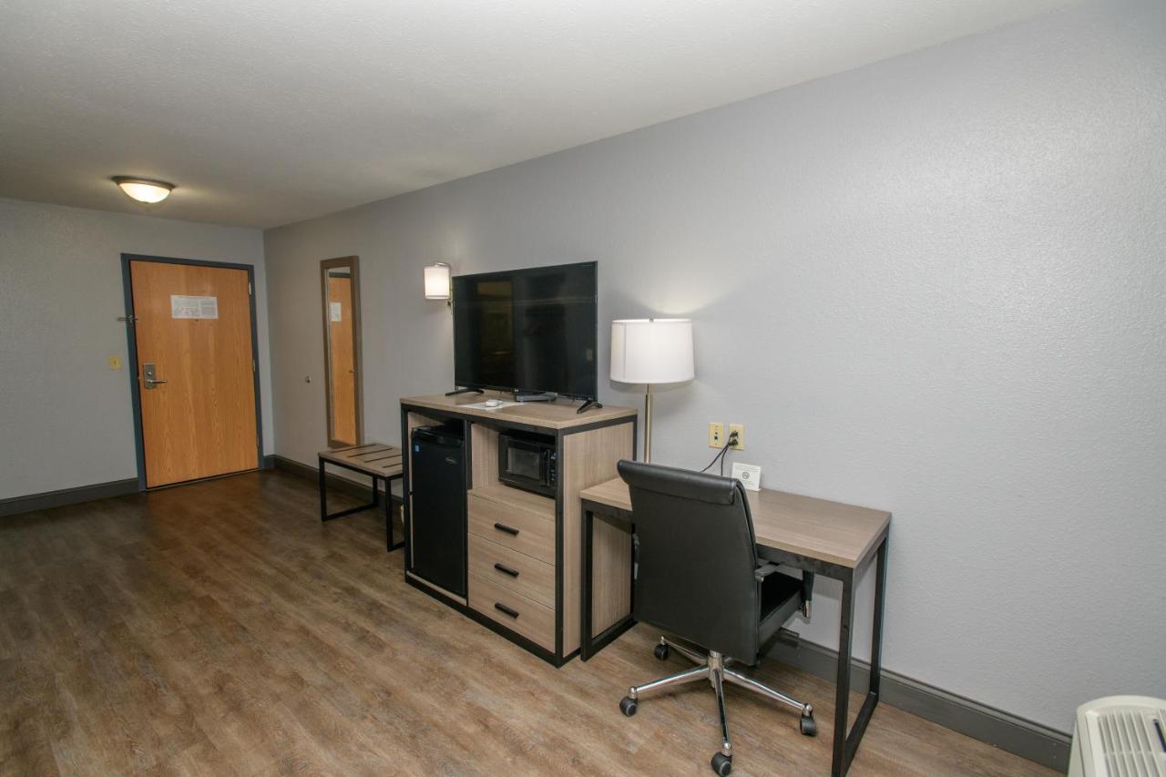 HomeTown Inn-Ringgold — photo 22
