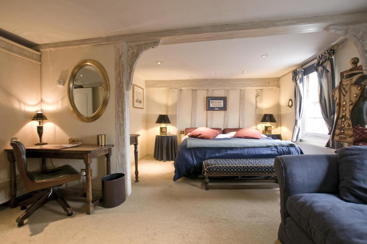 Rooms at The Inn - Deluxe King Room