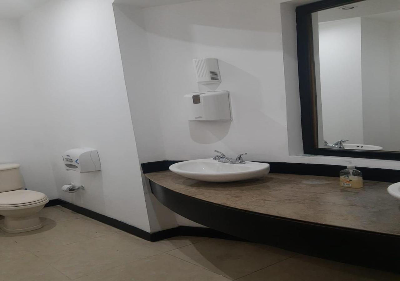 TOWER - Embajada Americana - 3