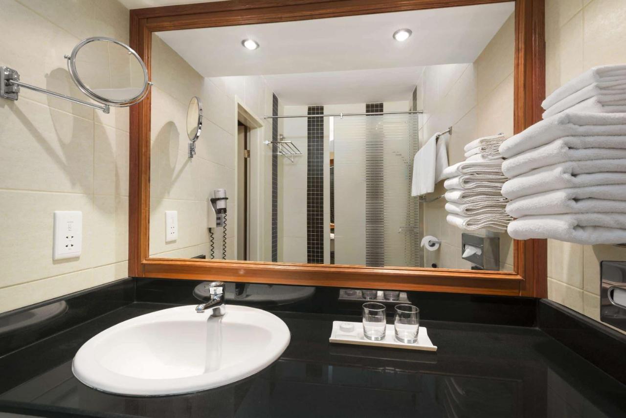 Ramada by Wyndham Bahrain photo