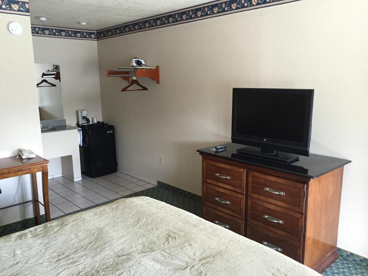 Budget Inn of Lodi — photo 13