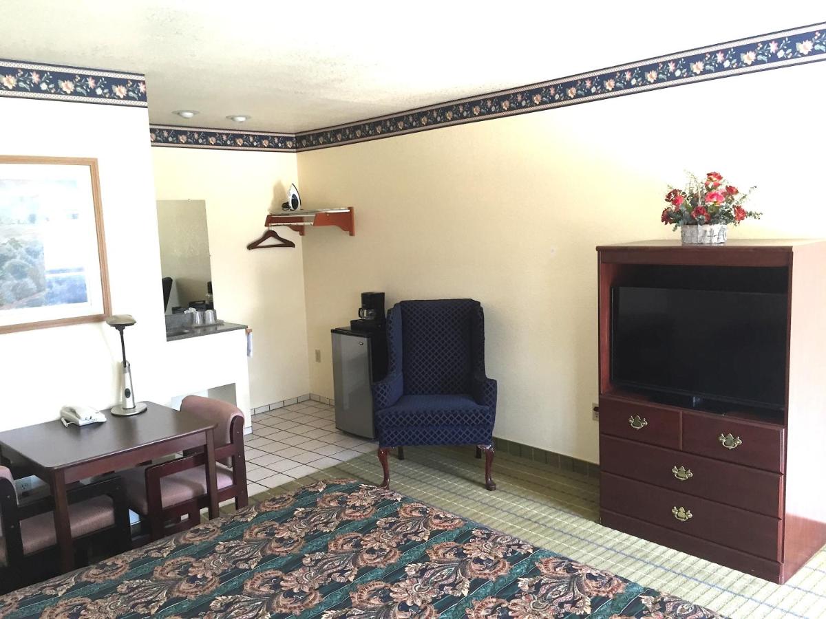 Budget Inn of Lodi — photo 21