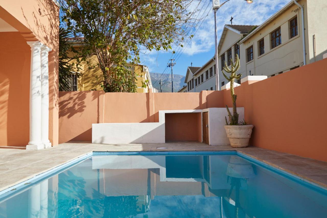 City Club Guesthouse - 4