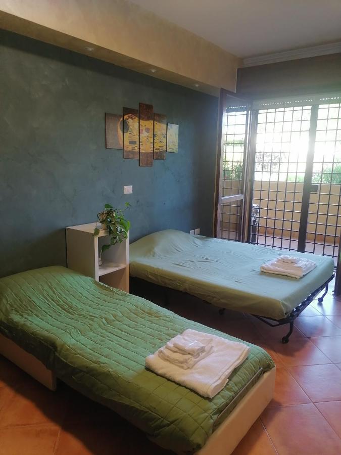 Friend of all the world - Giardino di Roma - Casal Bernocchi - Acilia - 2