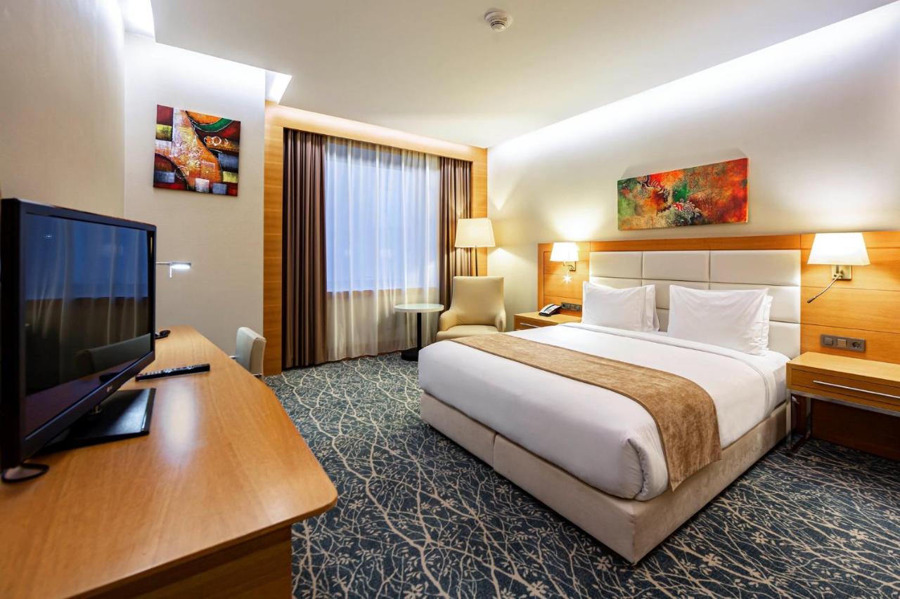 Holiday Inn Baku, an IHG Hotel photo