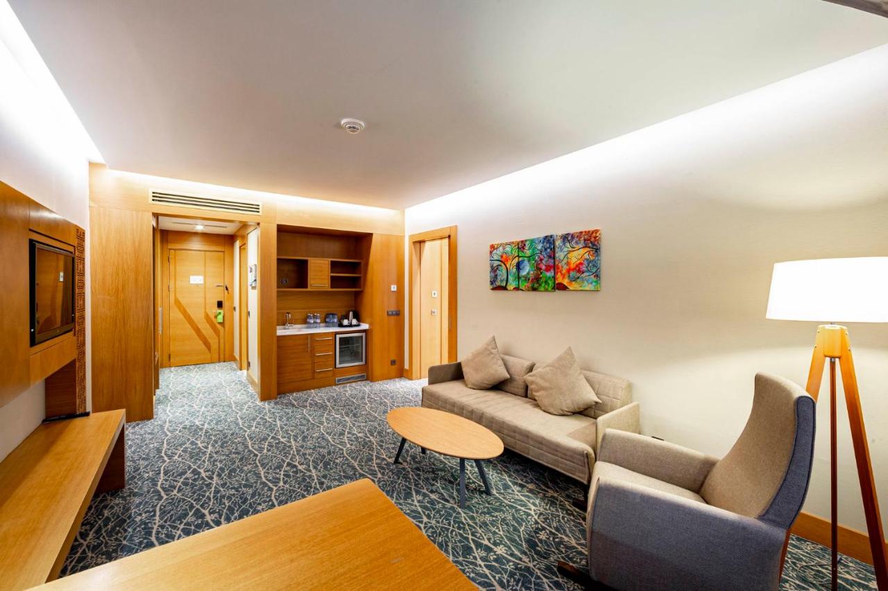 Holiday Inn Baku, an IHG Hotel photo