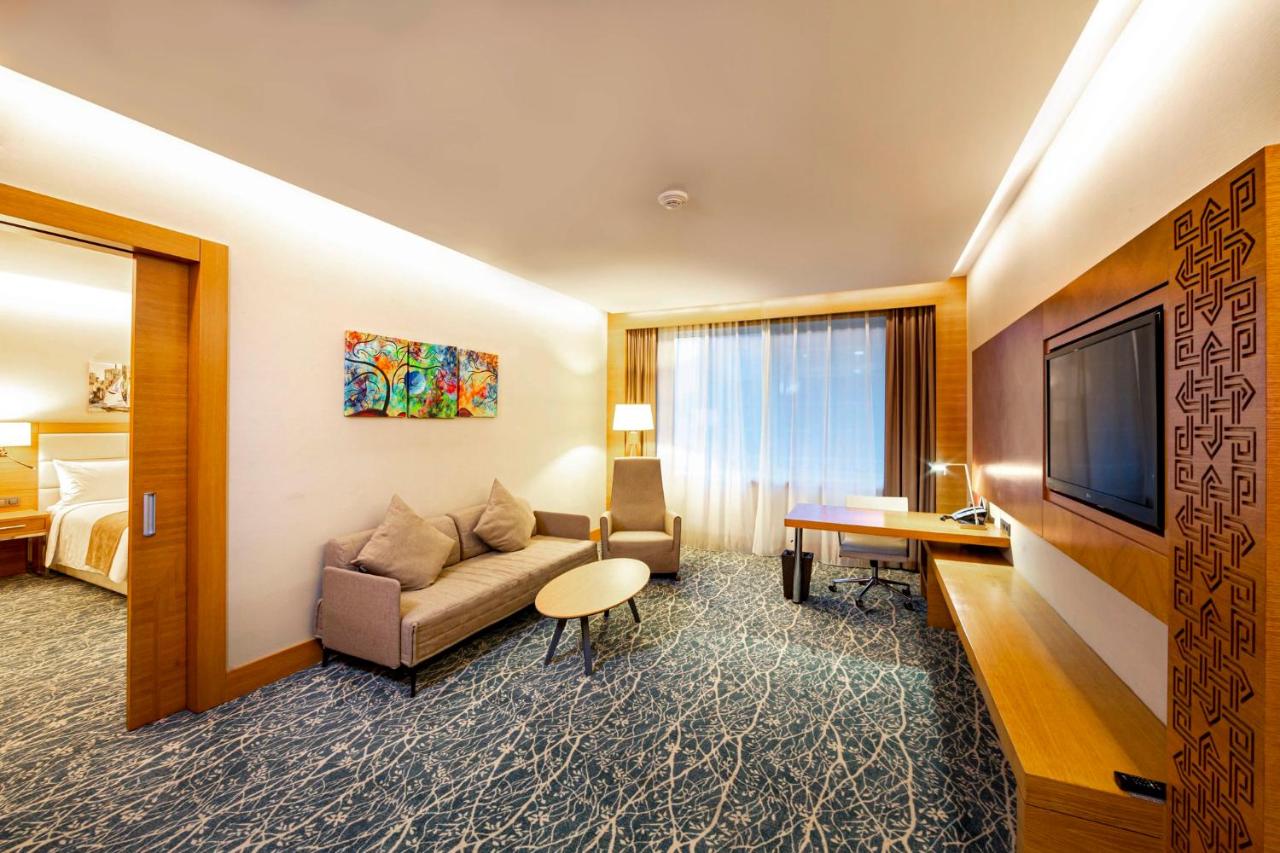Holiday Inn Baku, an IHG Hotel photo