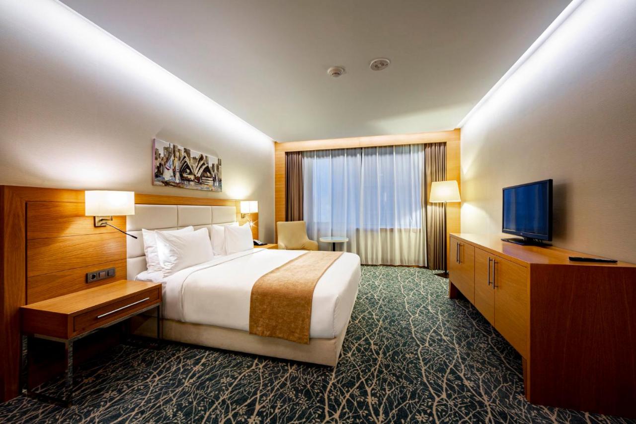 Holiday Inn Baku, an IHG Hotel photo
