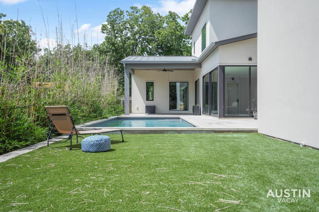 Walk to Soco Lounge Poolside at Modern Cool Spot - 3