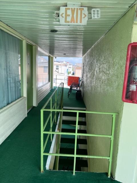 Caribbean Motel — photo 10