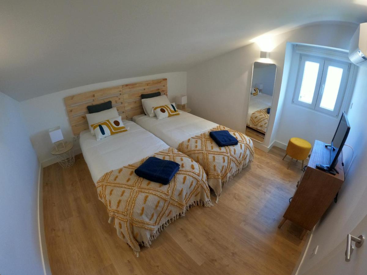 Lisbon, T2 renewed duplex with river view, Beato, Lisbon - 2