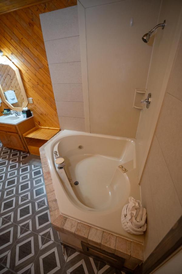 Estes Mountain Inn — photo 3