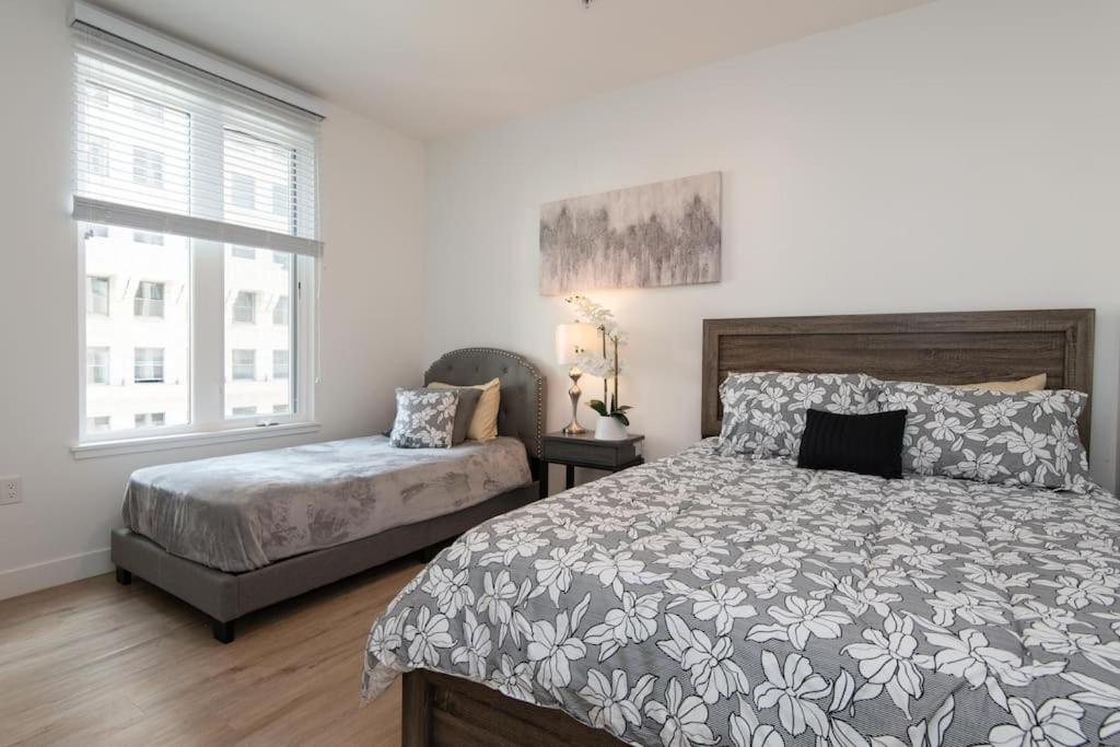 Comfy Apt with pool & hot tub in downtown LA 658 - 2