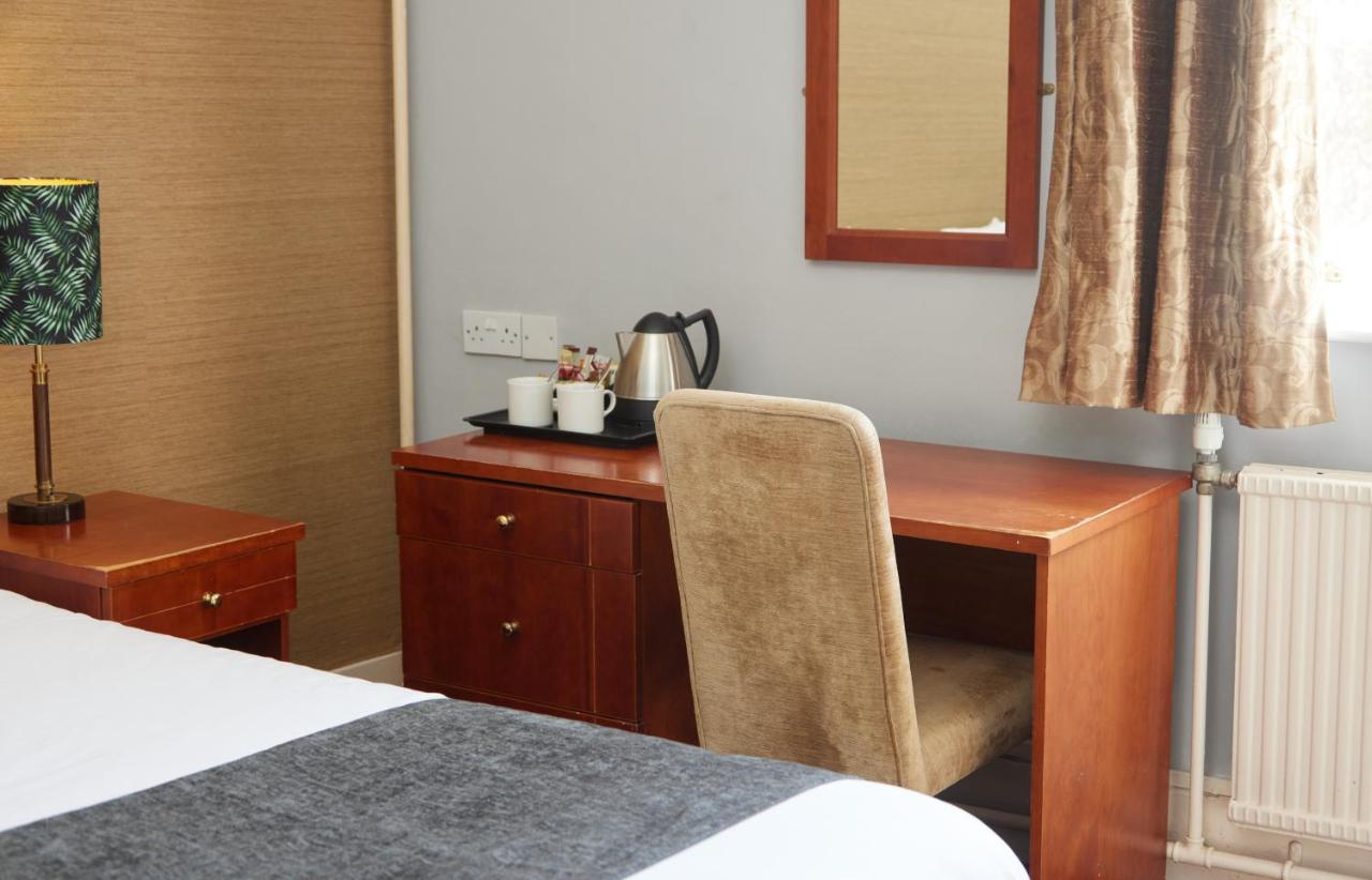 Kings Arms Hotel by Greene King Inns photo