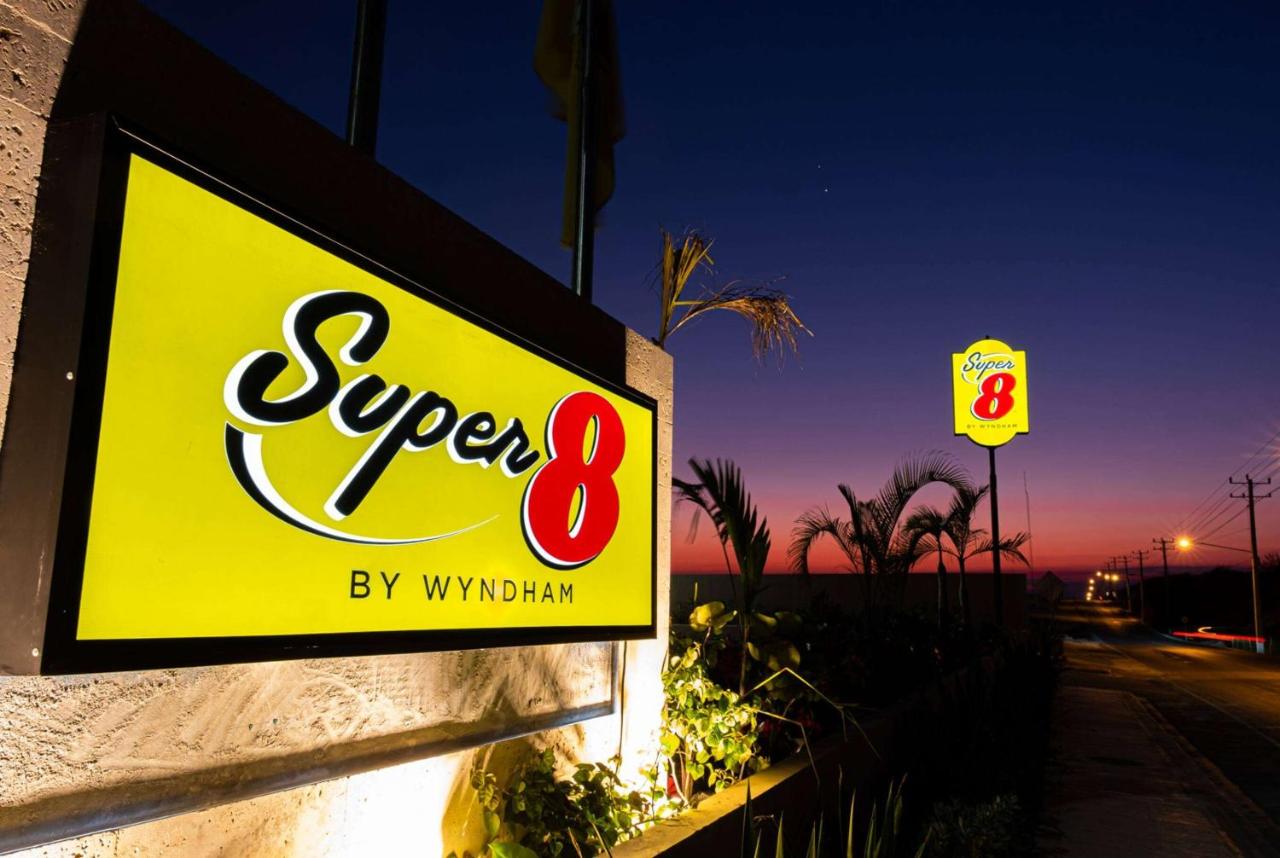 Super 8 by Wyndham Manzanillo - 5