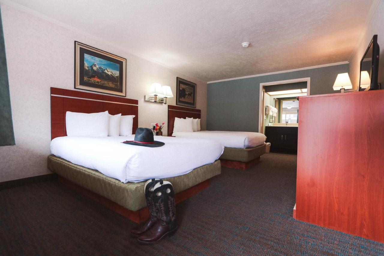Branding Iron Inn — photo 23