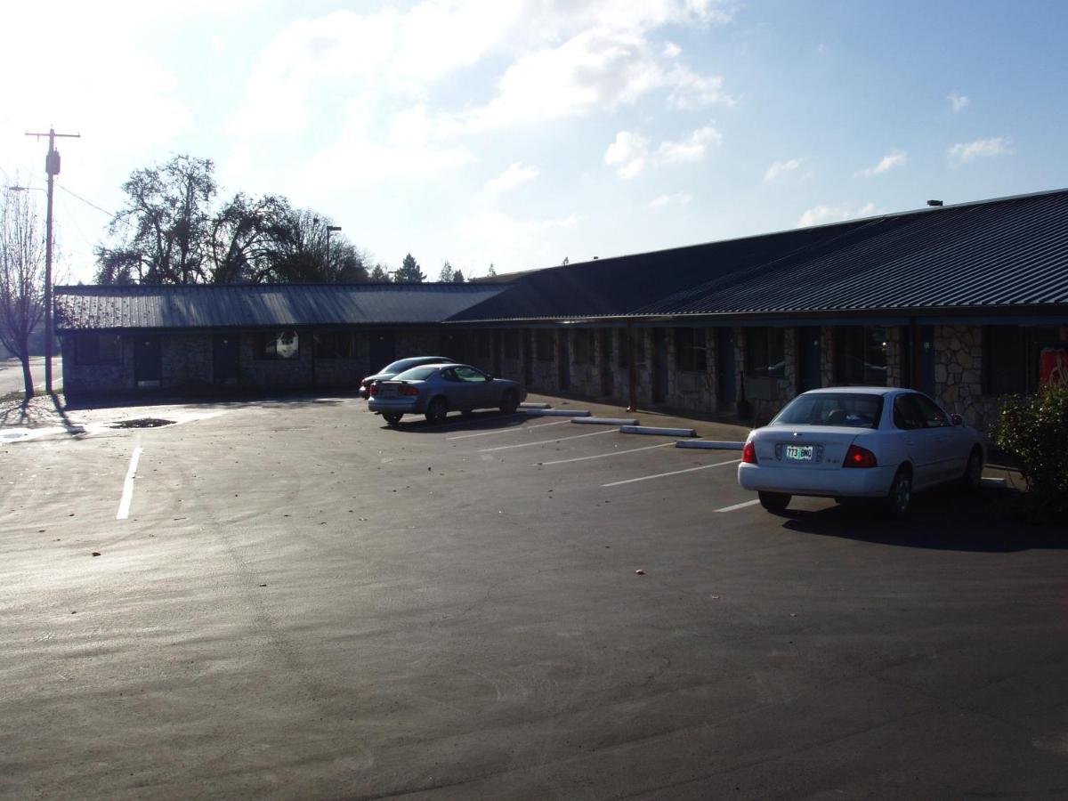 Towne & Country Motel — photo 7