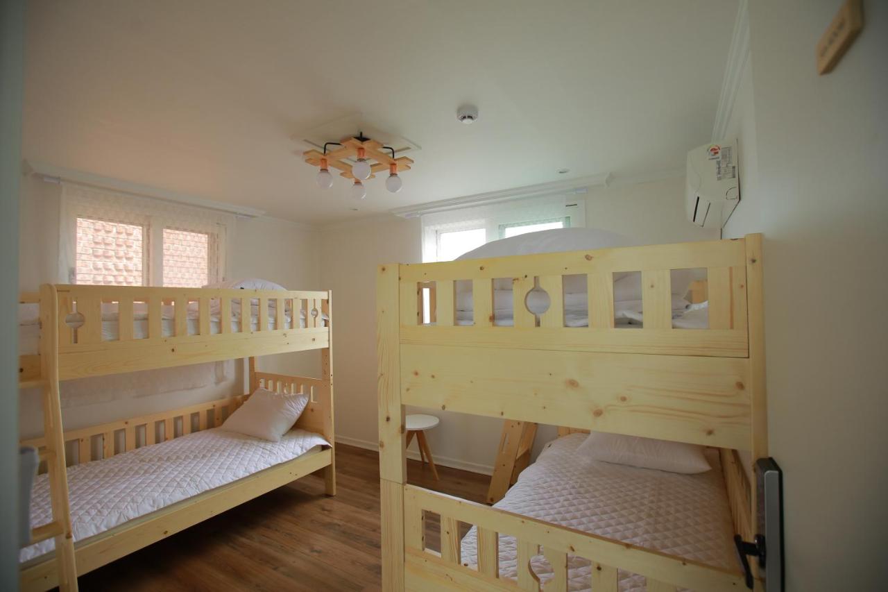 Sunyhouse Female Only Foreign Only - 2