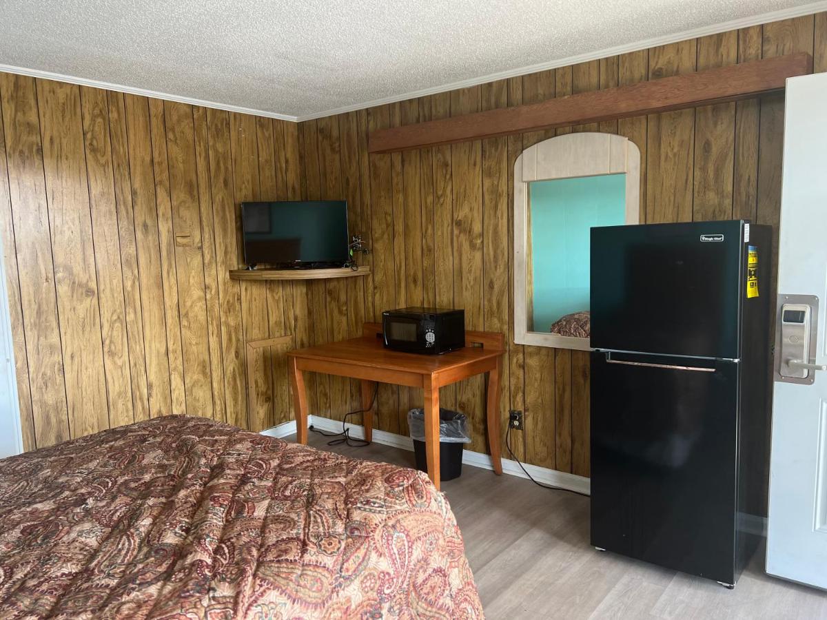 Pine Lodge Motel & Rentals — photo 5