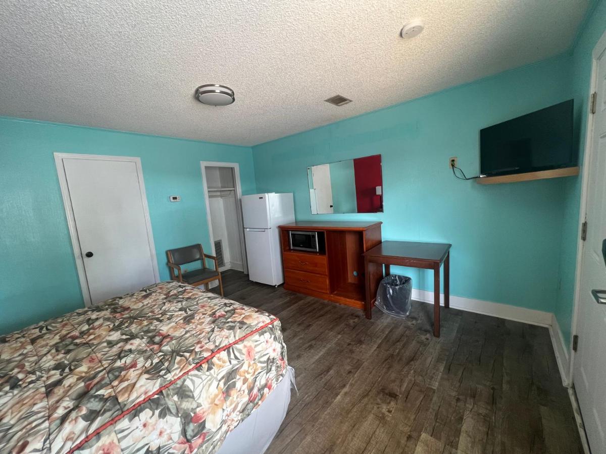 Pine Lodge Motel & Rentals — photo 12