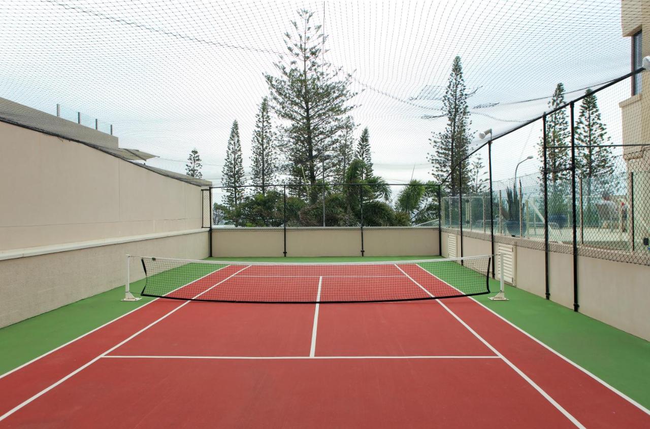 Tennis court: Pacific Beach Resort