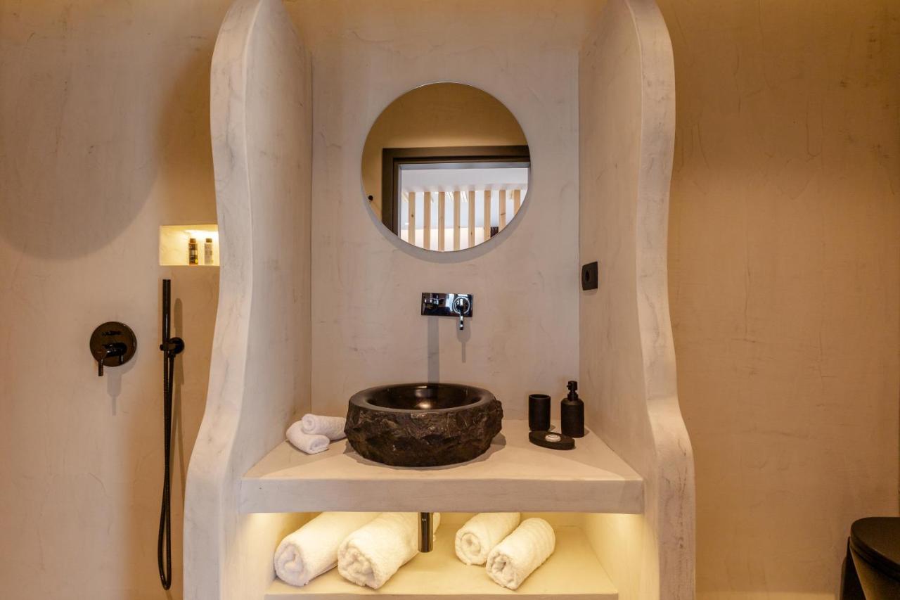 Lackos Luxury Suites - 3