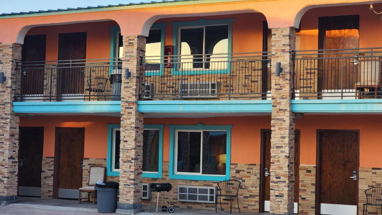 B&J HOTEL AND APARTMENTS — photo 16